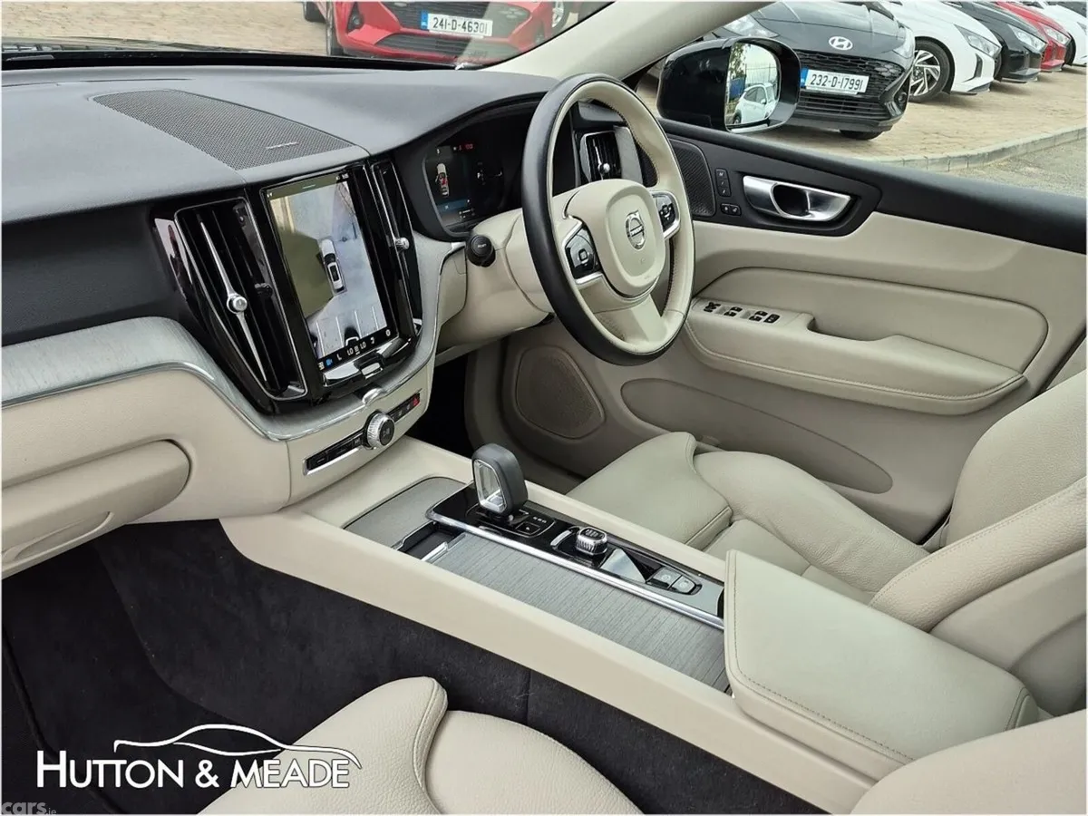 Volvo XC60 SUV, Petrol Plug-in Hybrid, 2024, Black