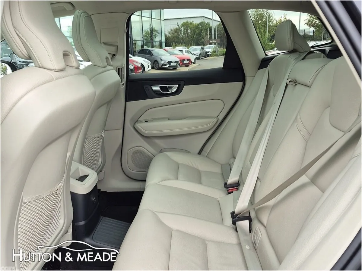 Volvo XC60 SUV, Petrol Plug-in Hybrid, 2024, Black