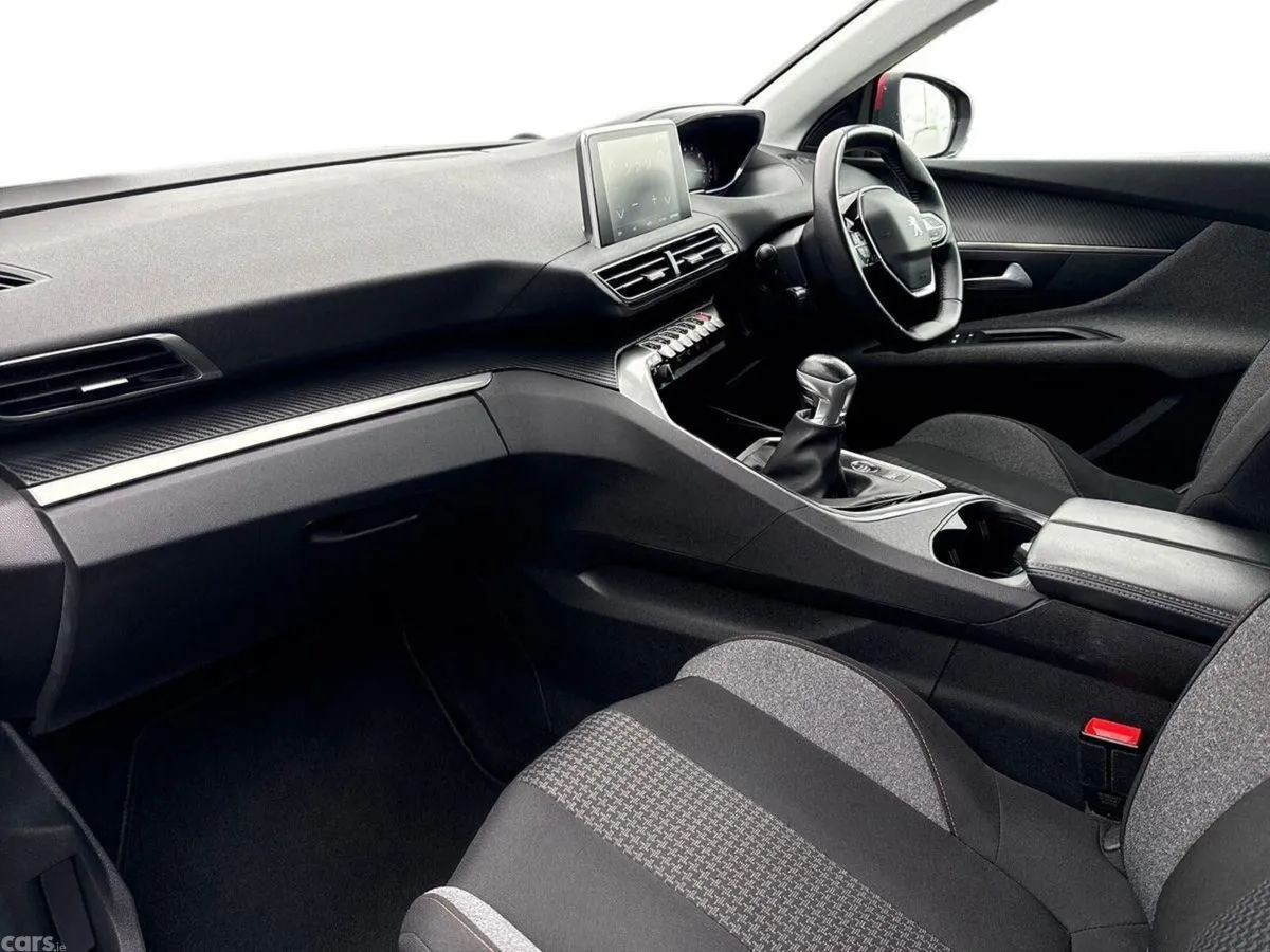 Peugeot 3008 MPV, Diesel, 2021, Red