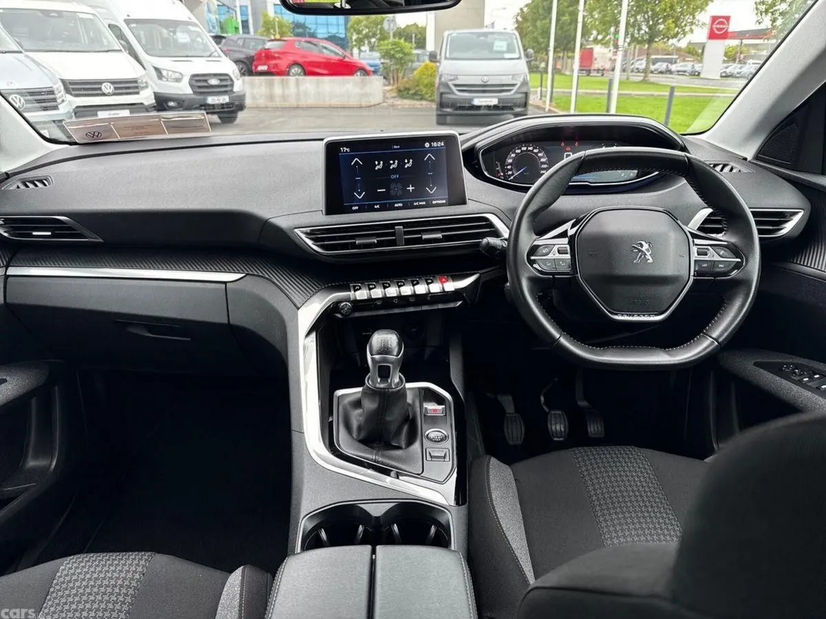 Peugeot 3008 MPV, Diesel, 2021, Red