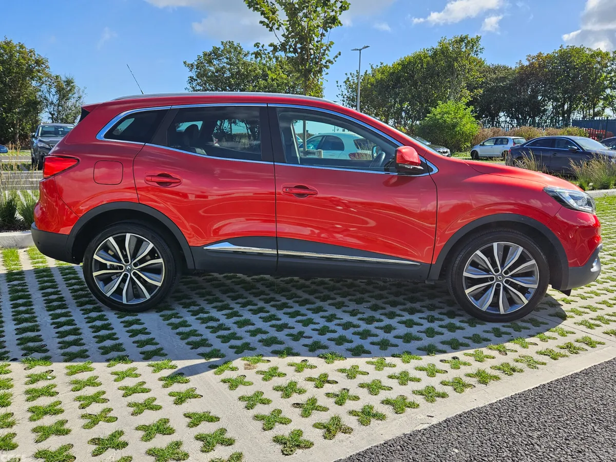 Renault Kadjar SUV, Petrol, 2018, Red