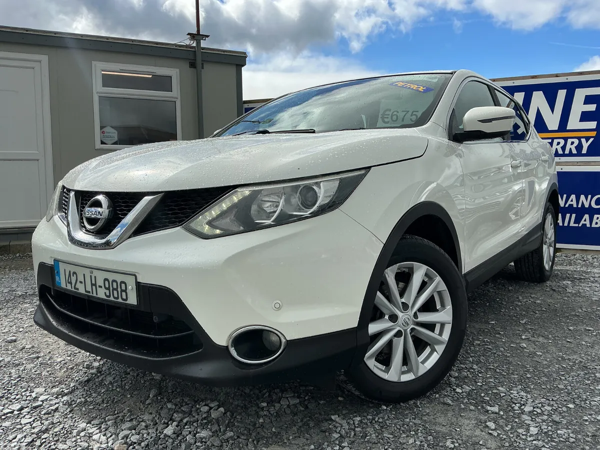 Nissan Qashqai Hatchback, Petrol, 2014, White