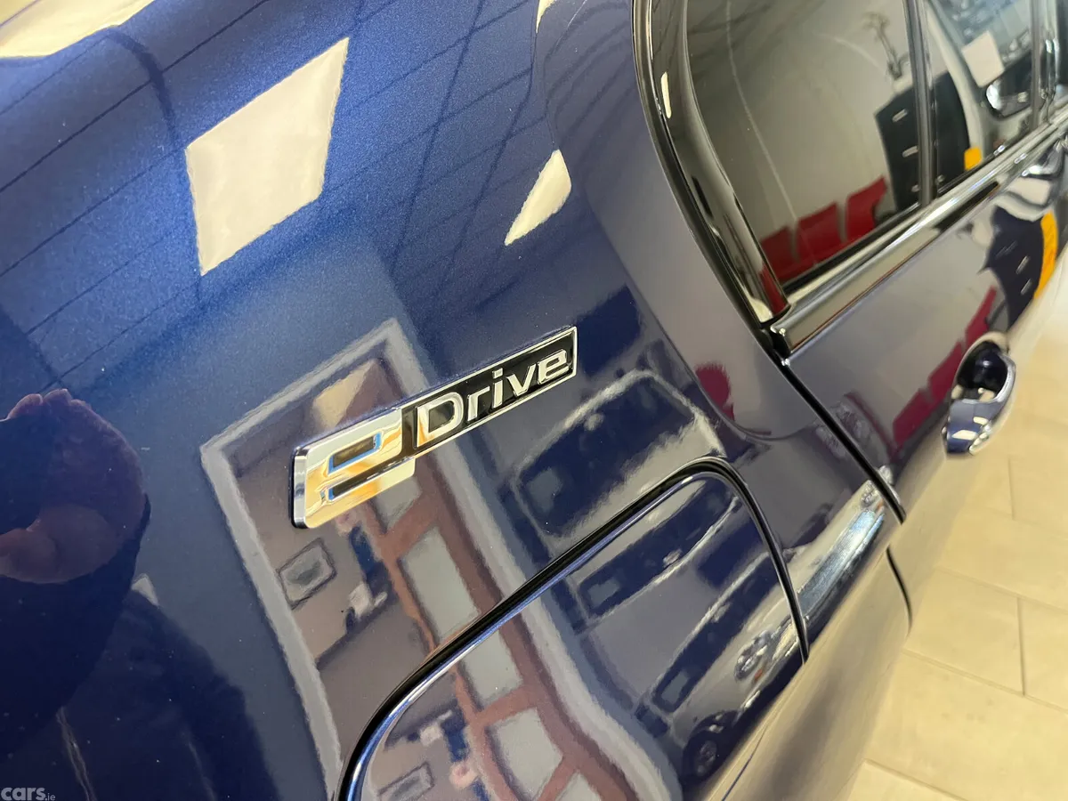 BMW 5-Series Saloon, Petrol Hybrid, 2017, Blue