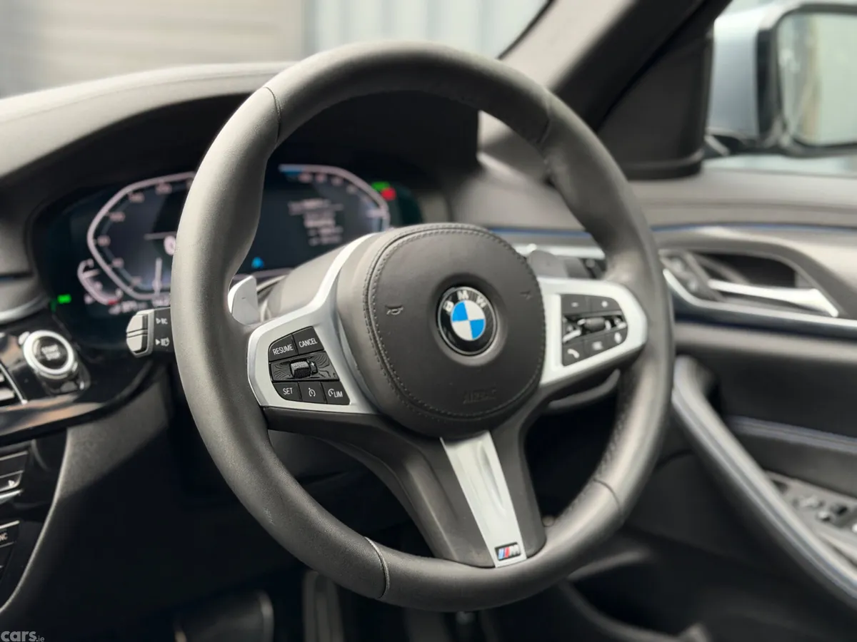 BMW 5-Series Saloon, Petrol Hybrid, 2021, Blue