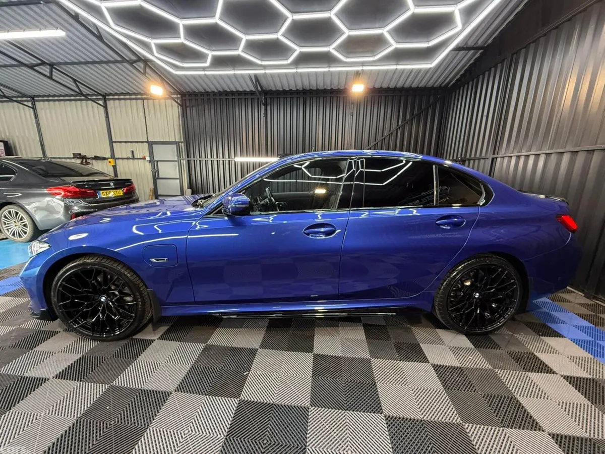 BMW 3-Series Saloon, Petrol Hybrid, 2023, Blue