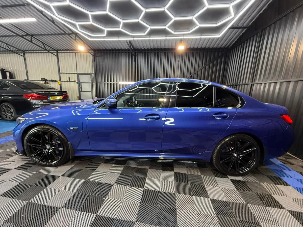 BMW 3-Series Saloon, Petrol Hybrid, 2022, Blue