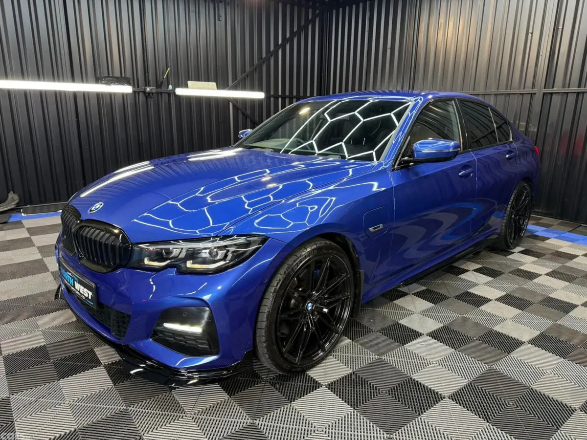 BMW 3-Series Saloon, Petrol Hybrid, 2022, Blue