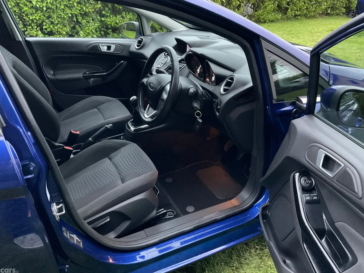 Ford Fiesta Hatchback, Petrol, 2017, Blue