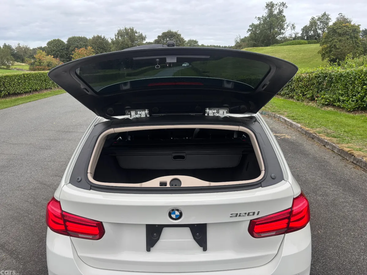 BMW 3-Series Estate, Petrol, 2017, White