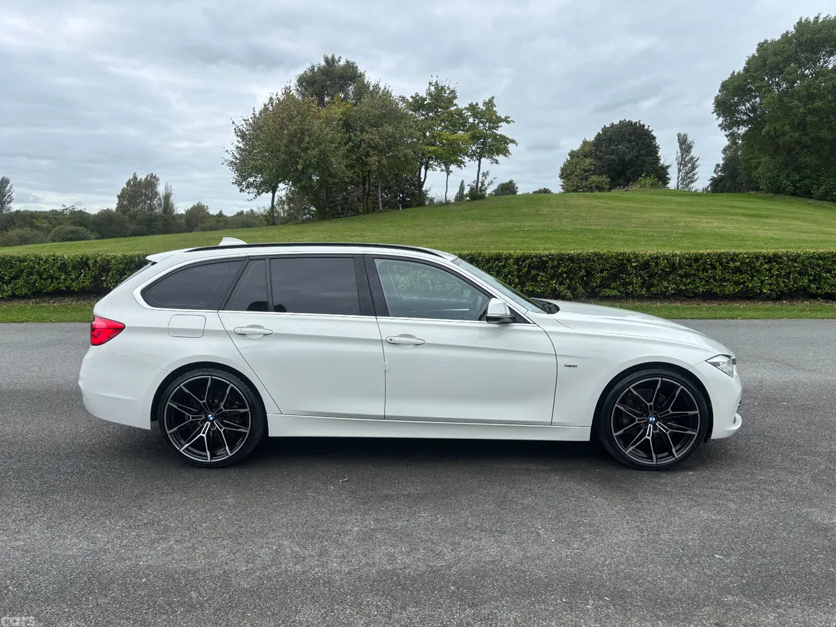 BMW 3-Series Estate, Petrol, 2017, White