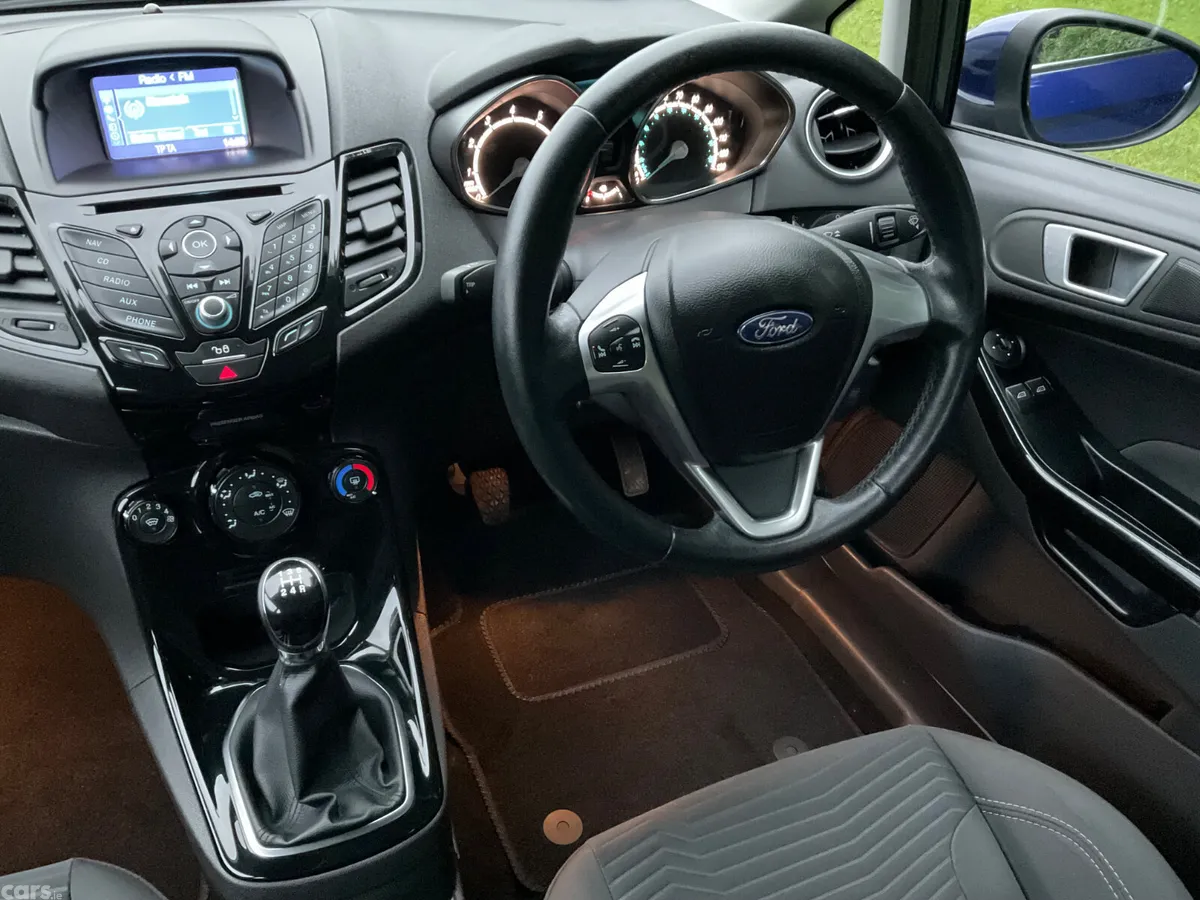Ford Fiesta Hatchback, Petrol, 2017, Blue