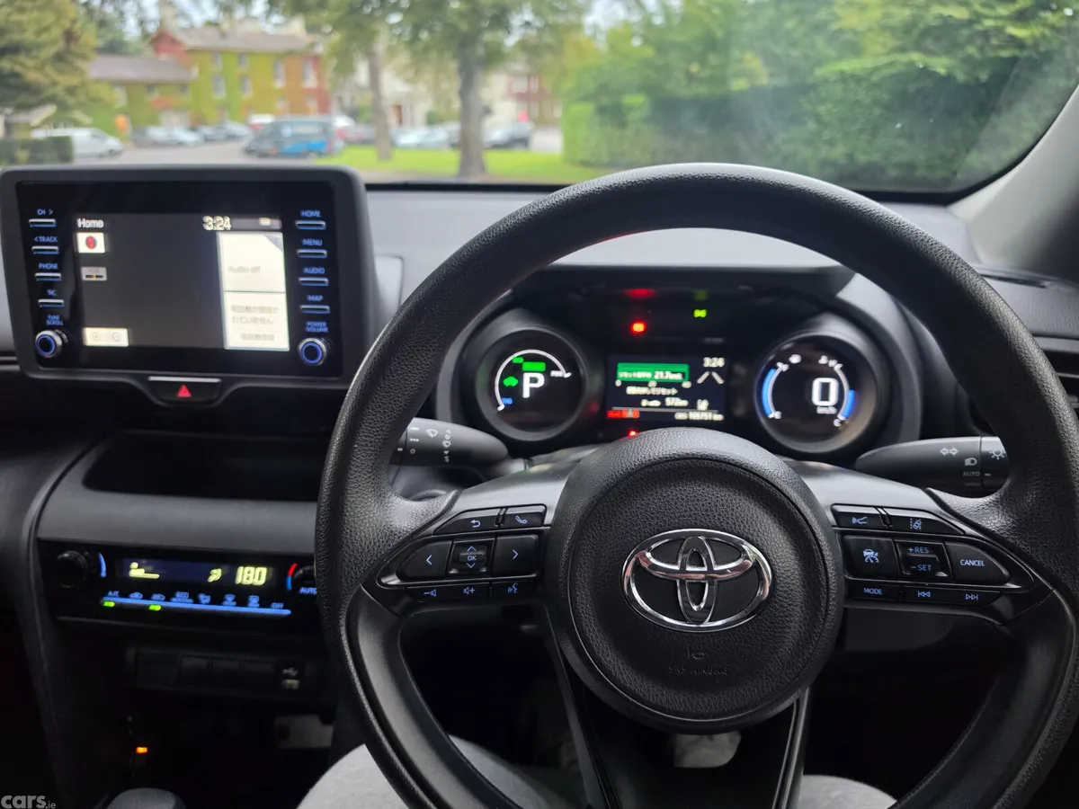 Toyota Yaris Cross Estate, Petrol Hybrid, 2021, Silver