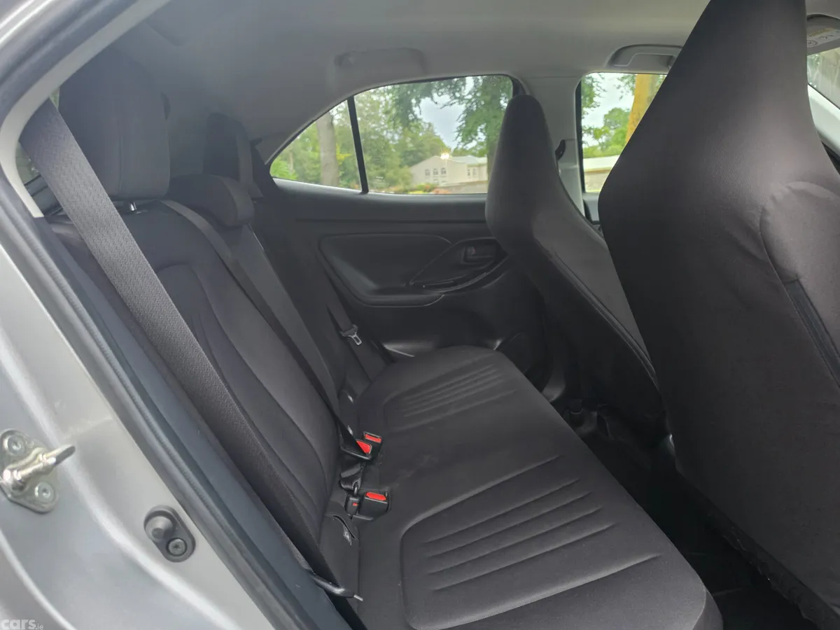 Toyota Yaris Cross Estate, Petrol Hybrid, 2021, Silver