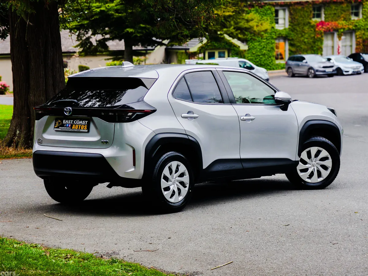 Toyota Yaris Cross Estate, Petrol Hybrid, 2021, Silver