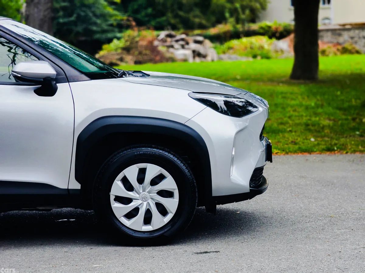 Toyota Yaris Cross Estate, Petrol Hybrid, 2021, Silver
