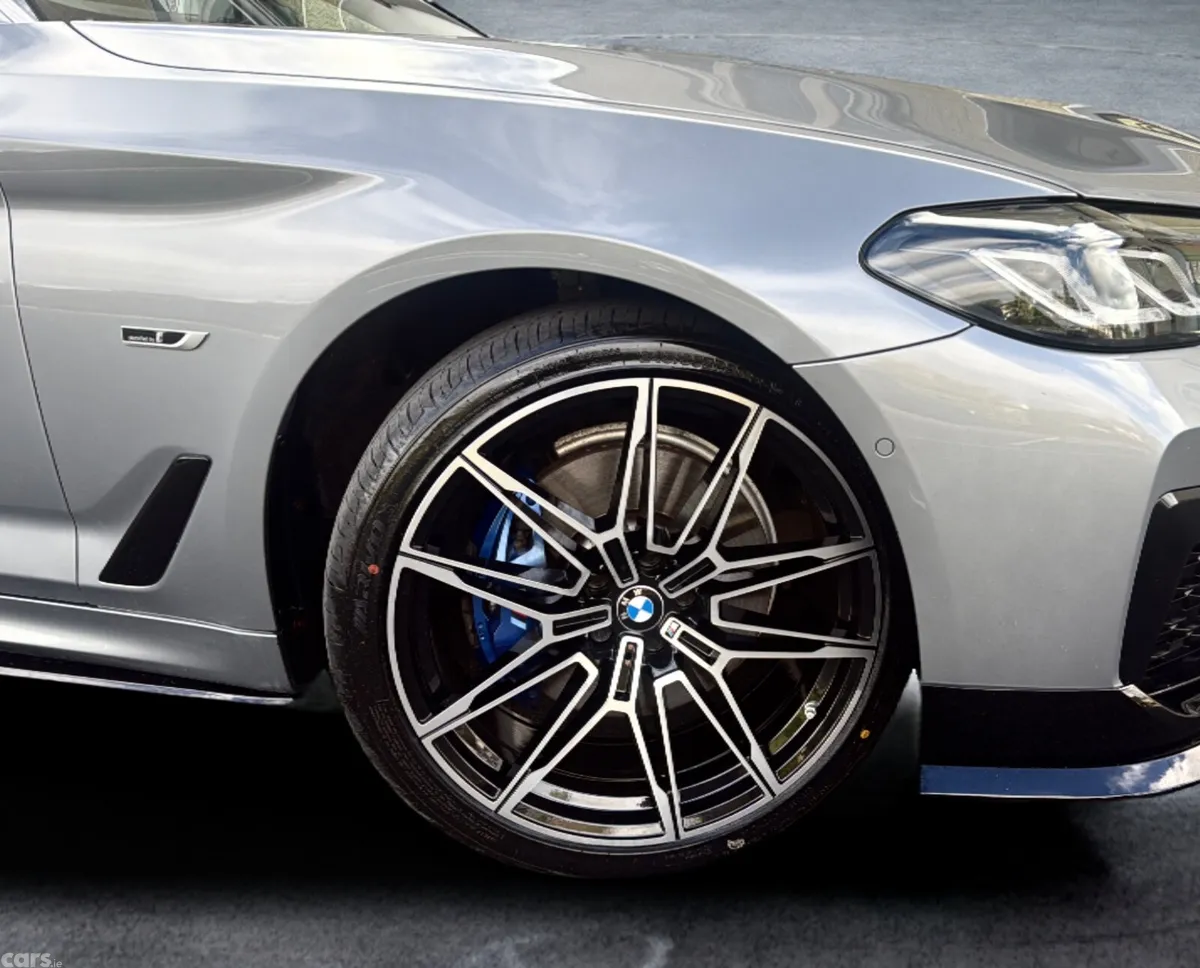 BMW 5-Series Saloon, Petrol Plug-in Hybrid, 2022, Grey