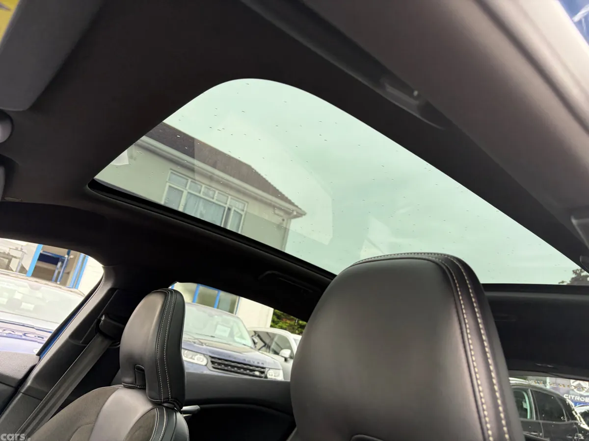 Volvo V40 Hatchback, Diesel, 2016, Blue