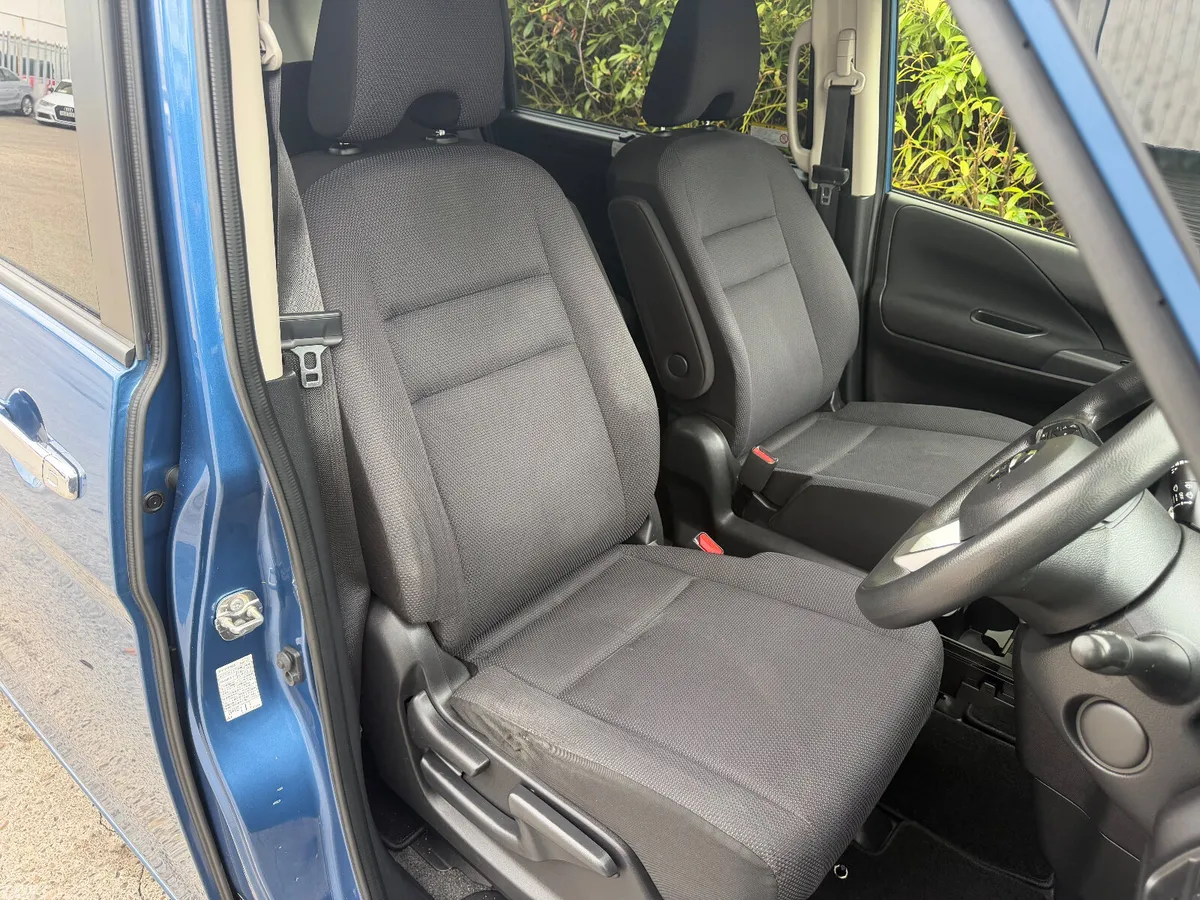 Nissan Serena MPV, Petrol Hybrid, 2019, Blue