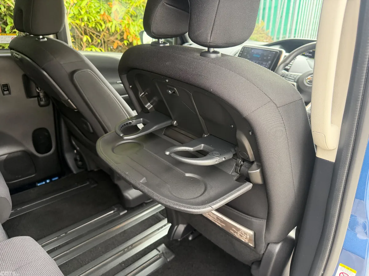 Nissan Serena MPV, Petrol Hybrid, 2019, Blue