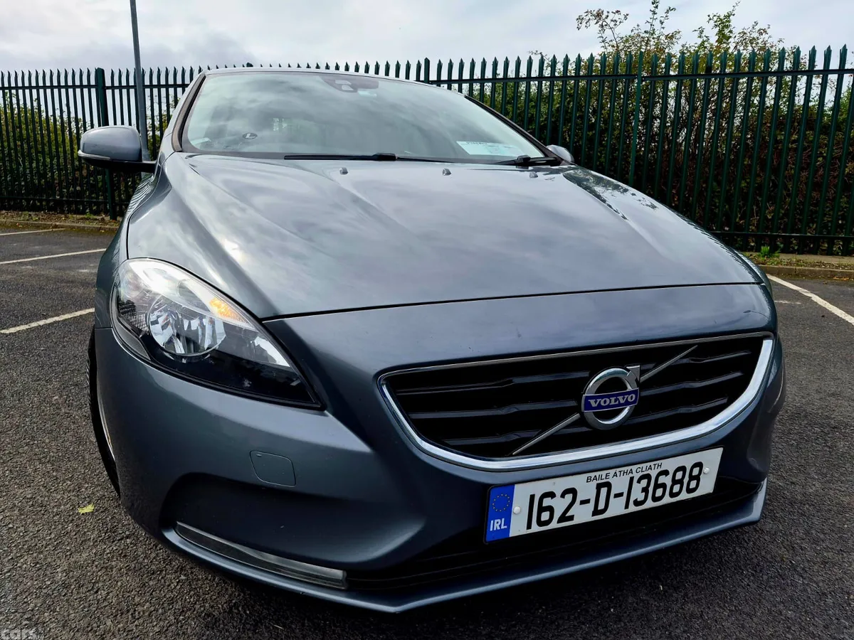 Volvo V40 Hatchback, Diesel, 2016, Grey