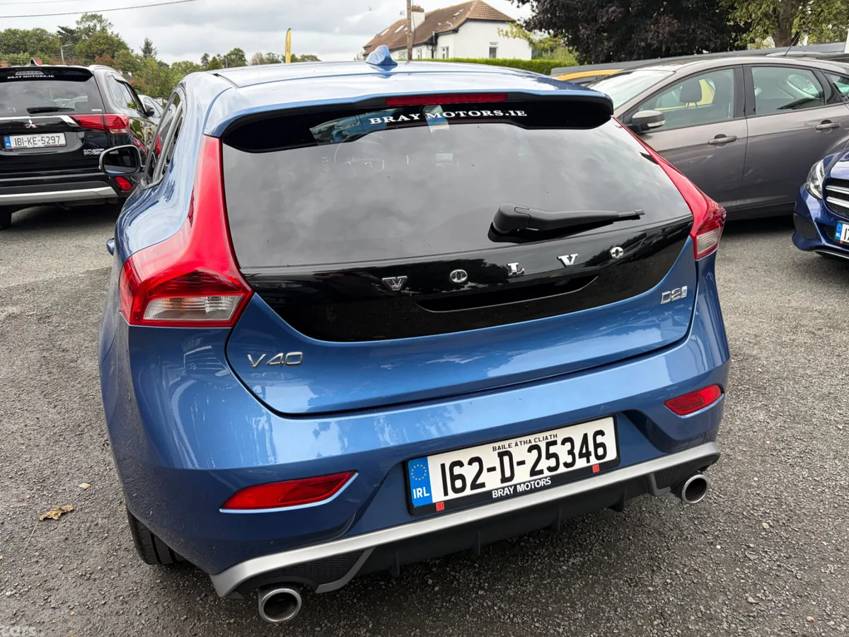 Volvo V40 Hatchback, Diesel, 2016, Blue