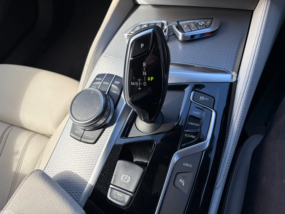 BMW 5-Series Saloon, Petrol Plug-in Hybrid, 2020, Grey
