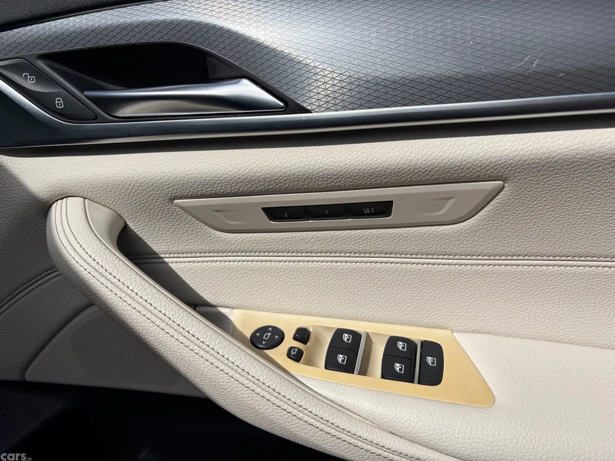 BMW 5-Series Saloon, Petrol Plug-in Hybrid, 2020, Grey