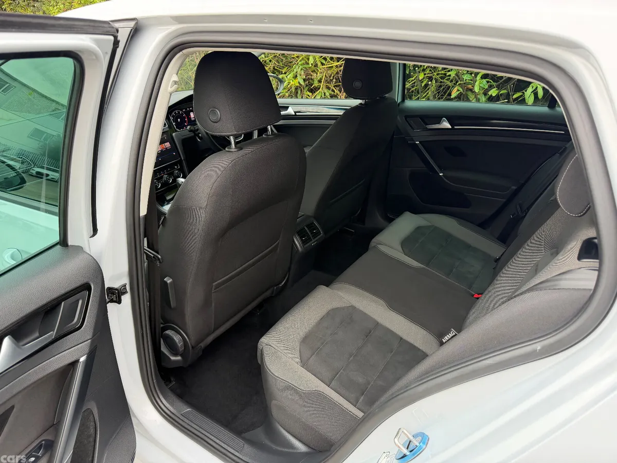 Volkswagen Golf Hatchback, Petrol, 2018, White