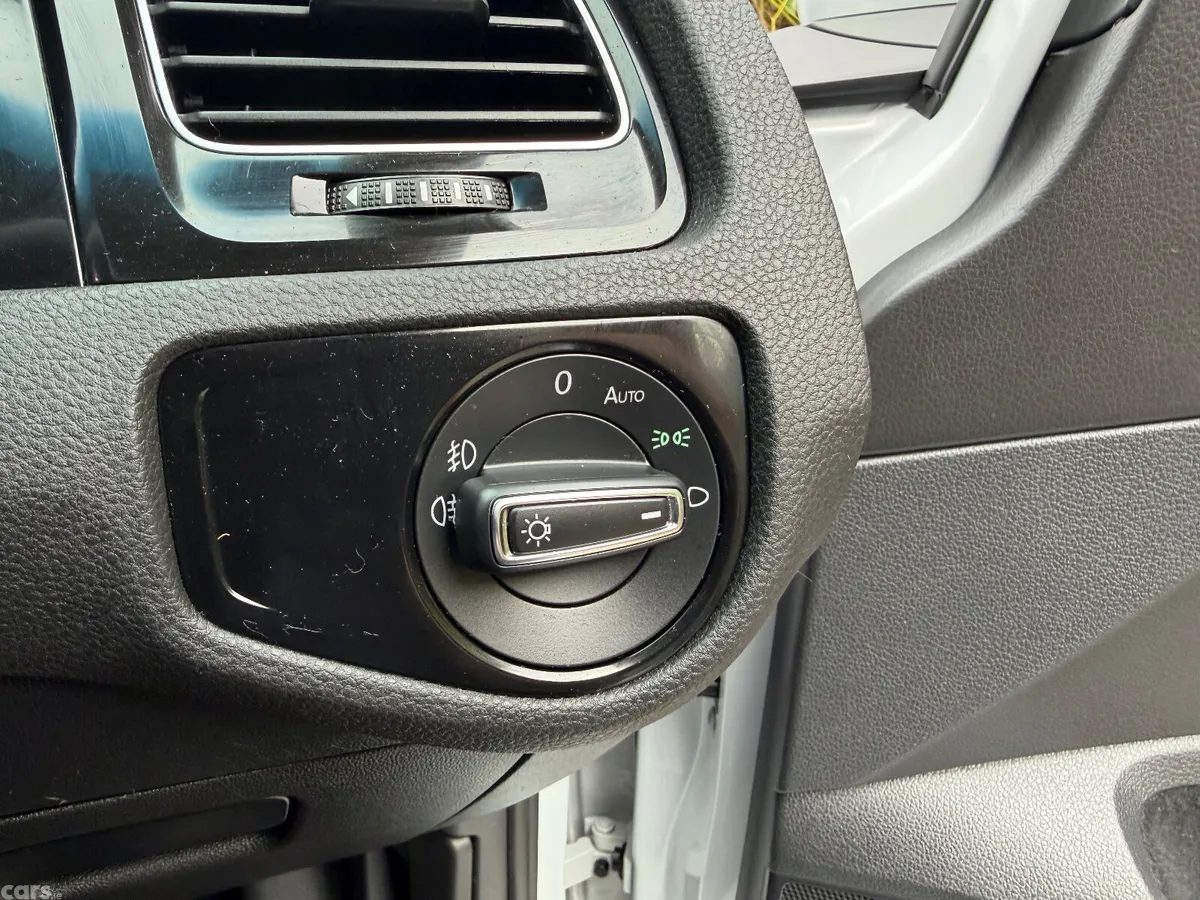 Volkswagen Golf Hatchback, Petrol, 2018, White