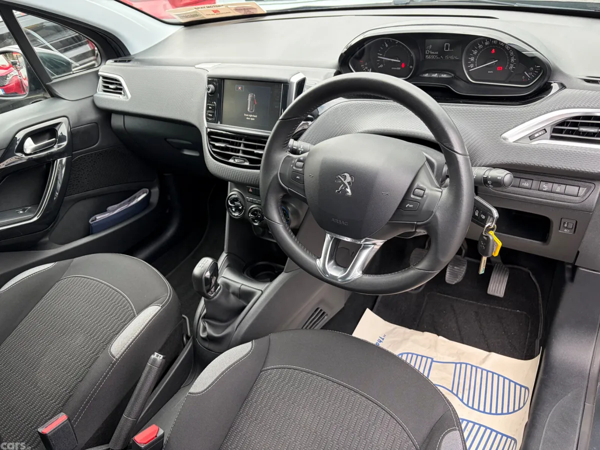 Peugeot 208 Hatchback, Diesel, 2017, Grey