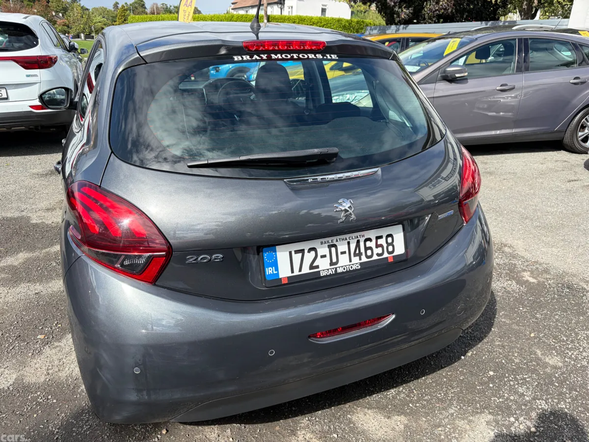 Peugeot 208 Hatchback, Diesel, 2017, Grey