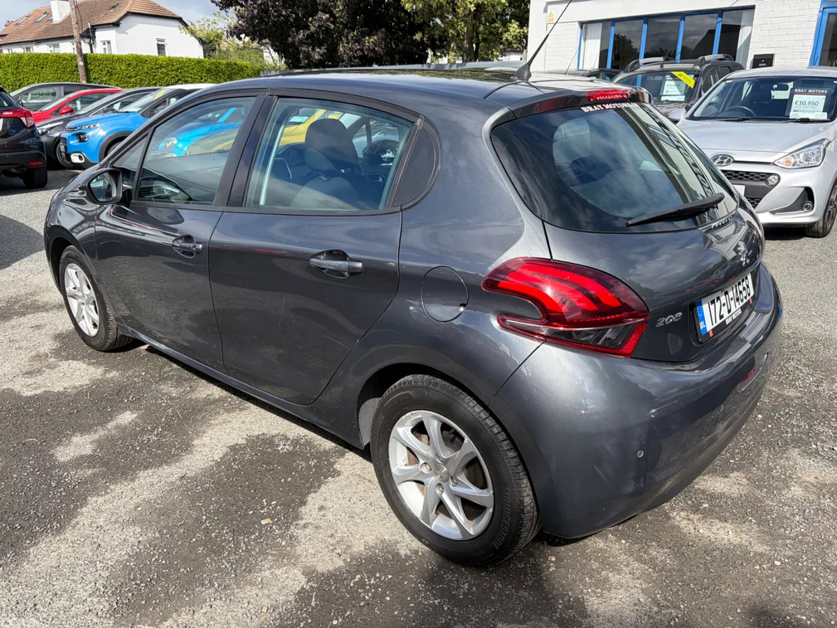 Peugeot 208 Hatchback, Diesel, 2017, Grey