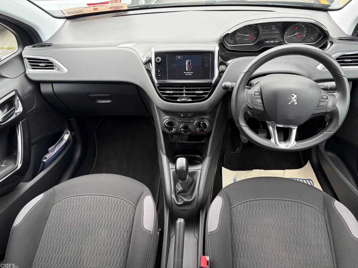 Peugeot 208 Hatchback, Diesel, 2017, Grey