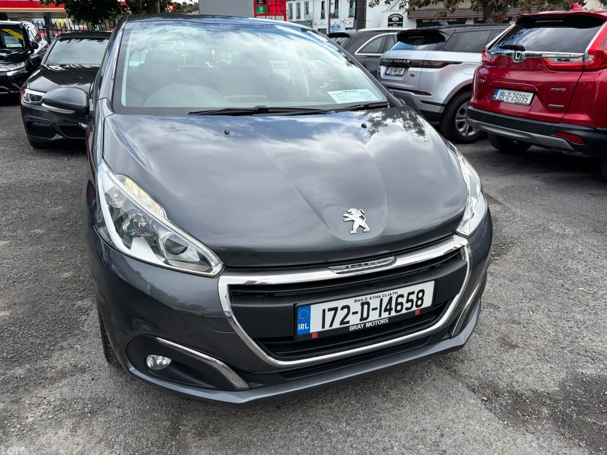 Peugeot 208 Hatchback, Diesel, 2017, Grey