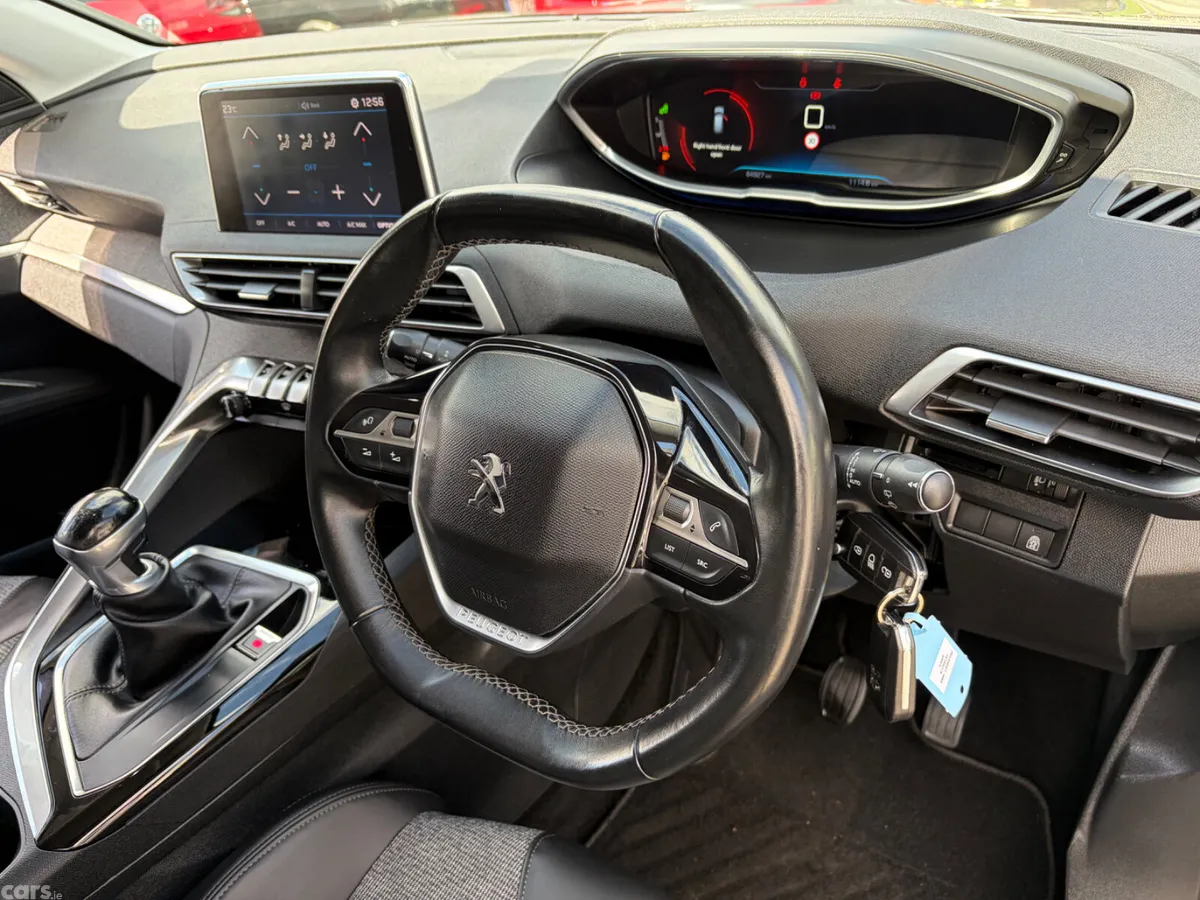 Peugeot 3008 MPV, Petrol, 2018, Grey