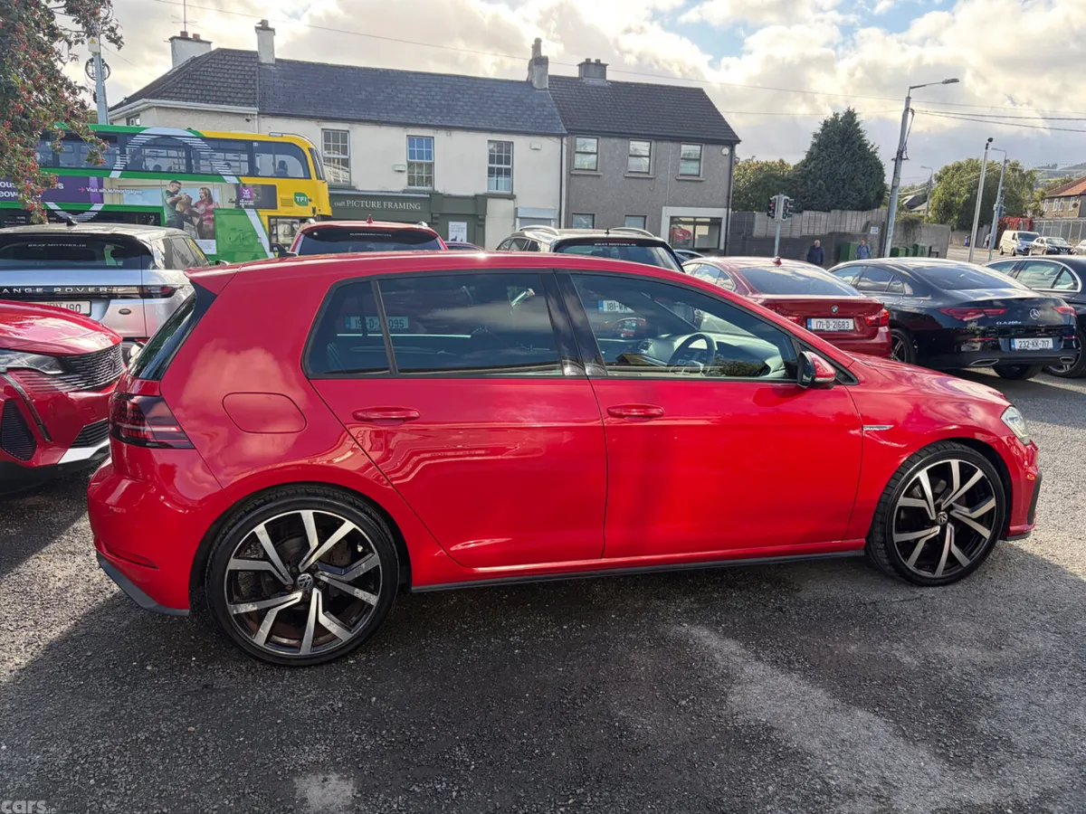 Volkswagen Golf Hatchback, Diesel, 2017, Red