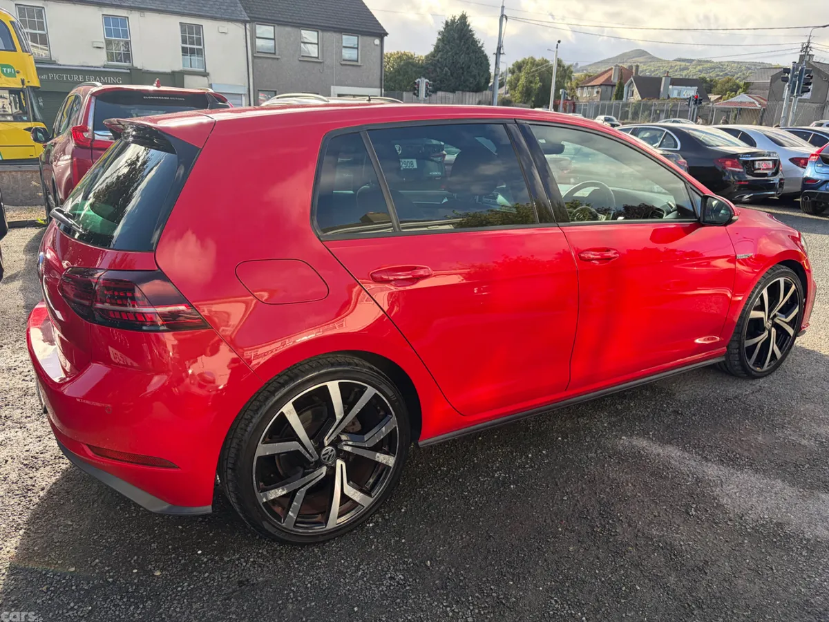Volkswagen Golf Hatchback, Diesel, 2017, Red