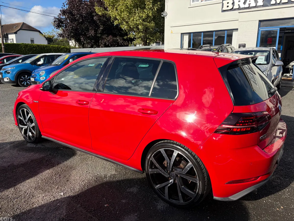 Volkswagen Golf Hatchback, Diesel, 2017, Red