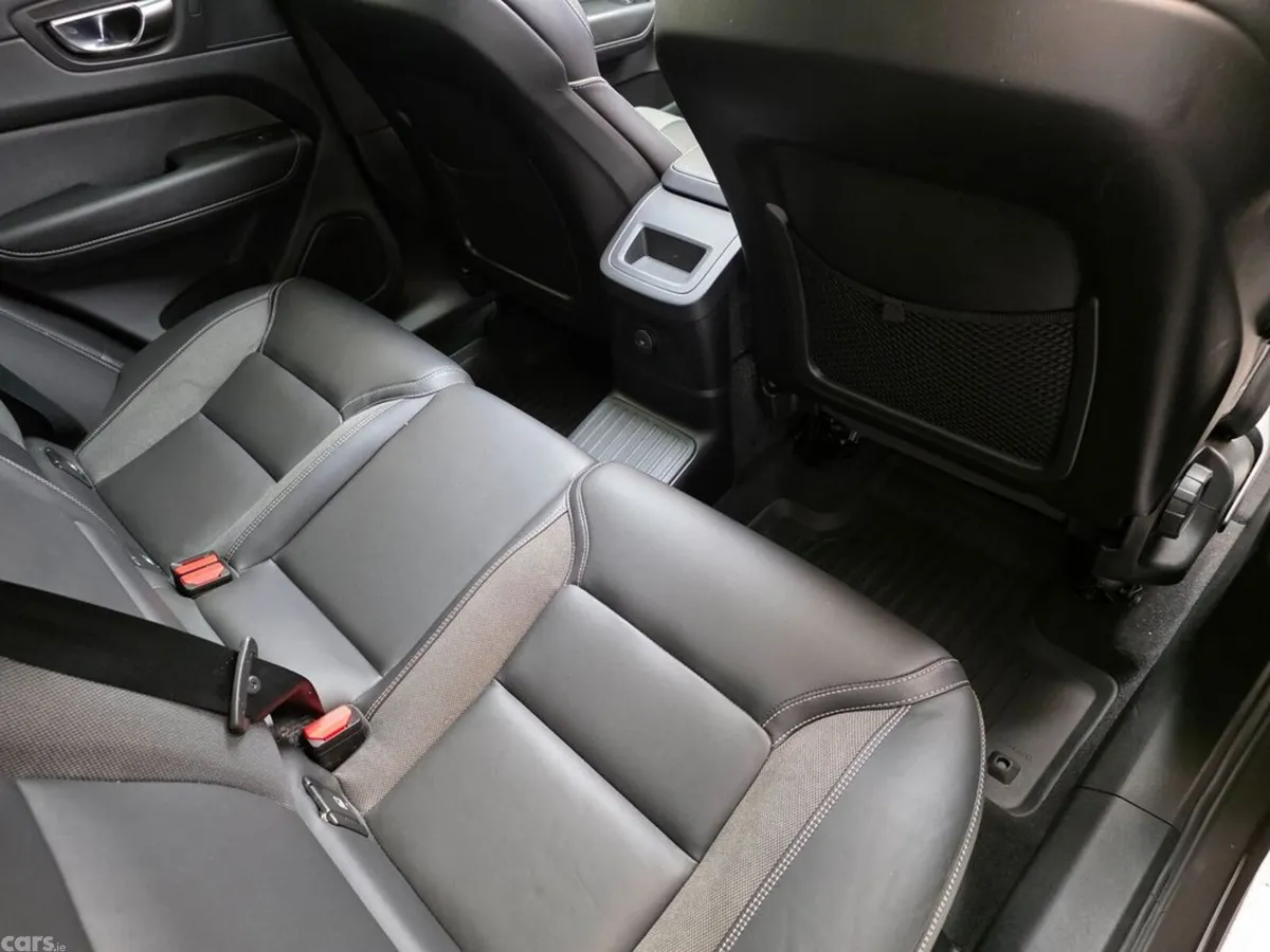 Volvo XC60 Estate, Petrol Plug-in Hybrid, 2022, Brown