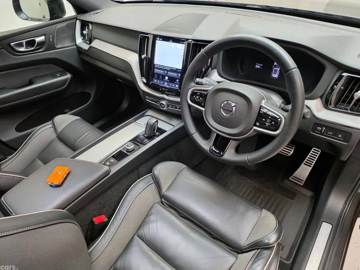 Volvo XC60 Estate, Petrol Plug-in Hybrid, 2022, Brown