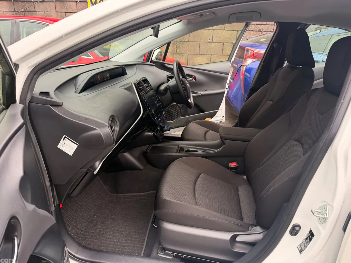 Toyota Prius Hatchback, Petrol Hybrid, 2022, White