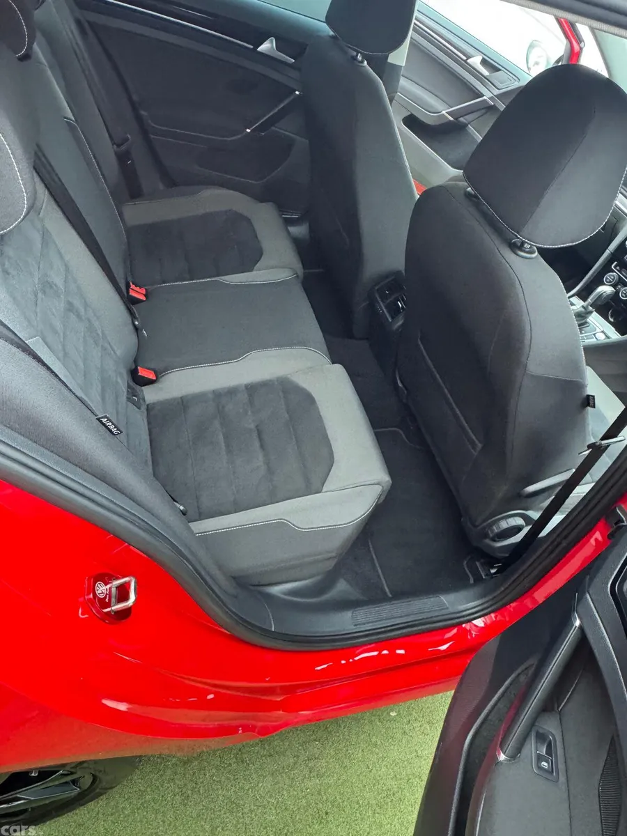 Volkswagen Golf Hatchback, Petrol, 2015, Red