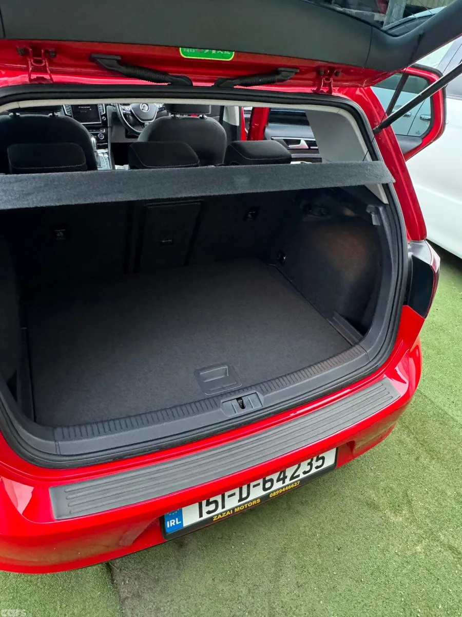 Volkswagen Golf Hatchback, Petrol, 2015, Red