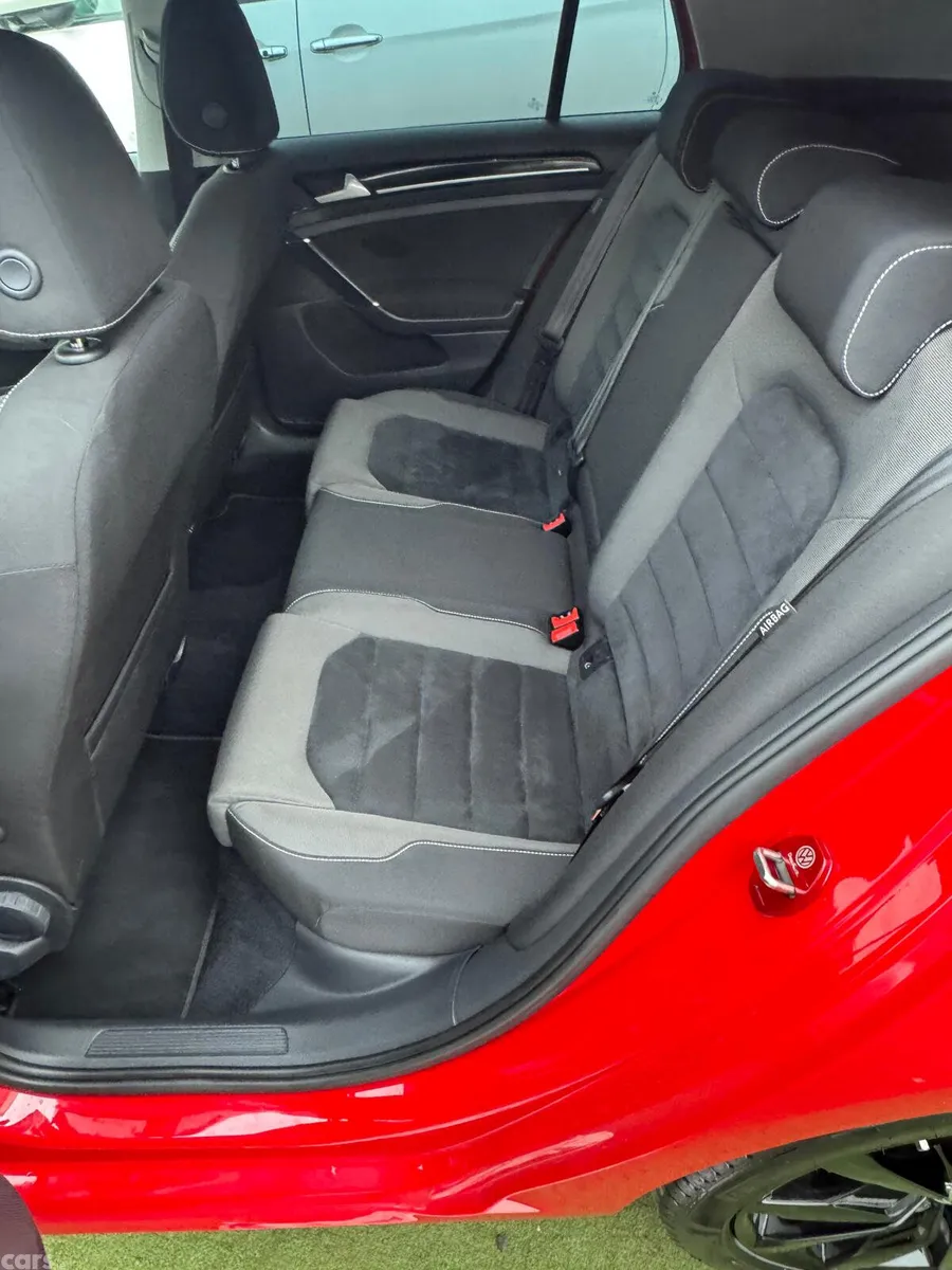 Volkswagen Golf Hatchback, Petrol, 2015, Red