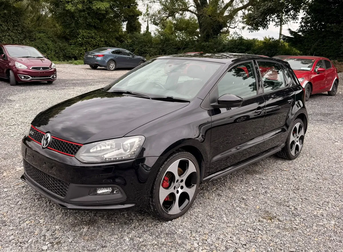 Volkswagen Polo Hatchback, Petrol, 2013, Black