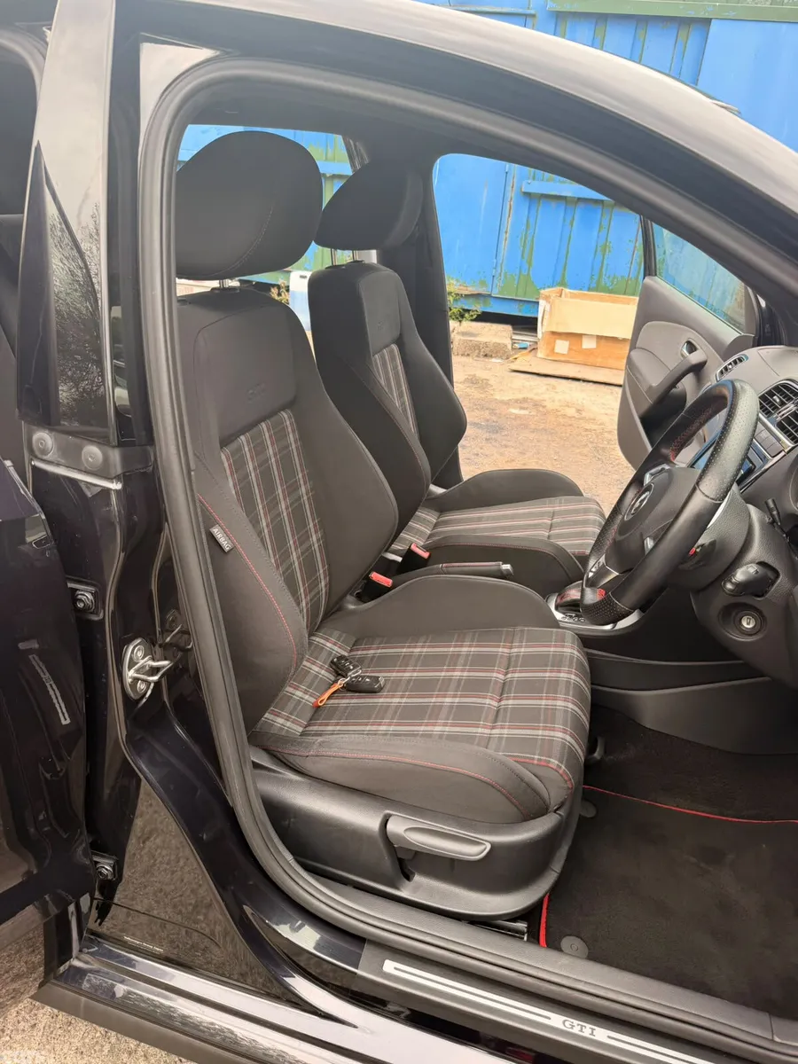 Volkswagen Polo Hatchback, Petrol, 2013, Black