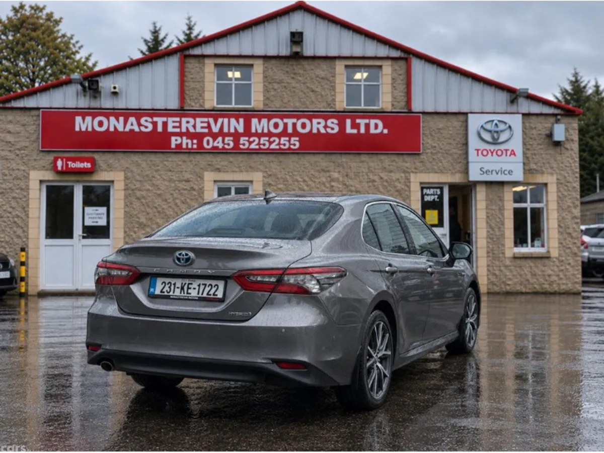 Toyota Camry Saloon, Petrol Hybrid, 2023, Grey