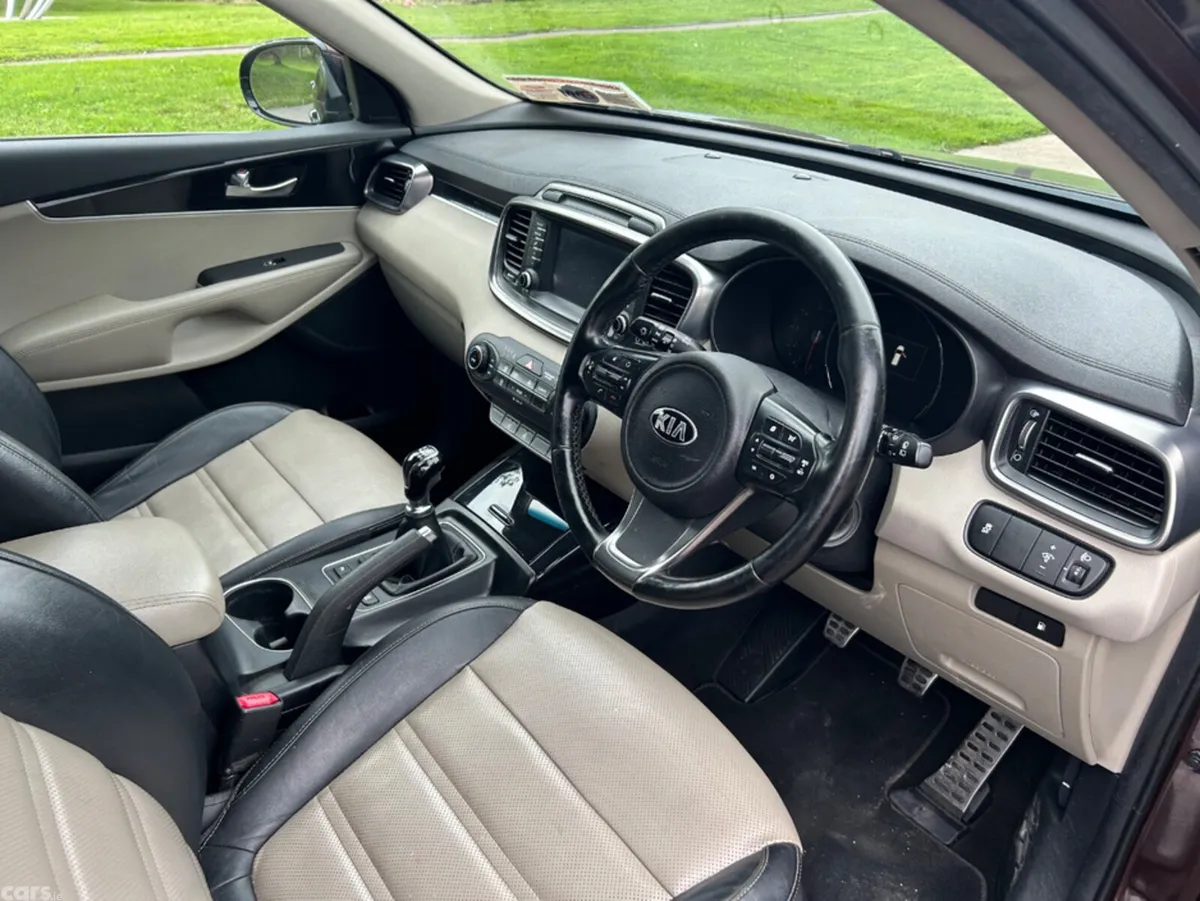 Kia Sorento SUV, Diesel, 2017, Red