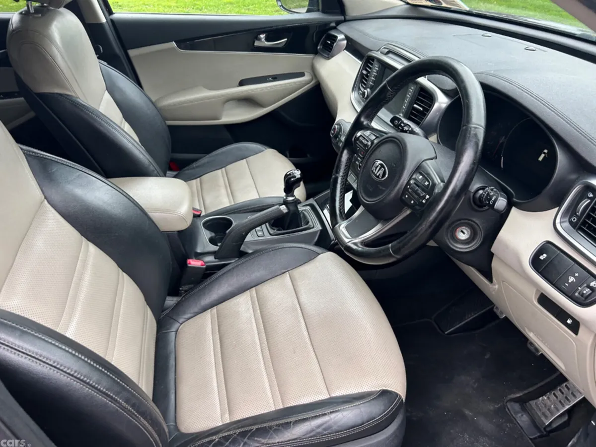 Kia Sorento SUV, Diesel, 2017, Red