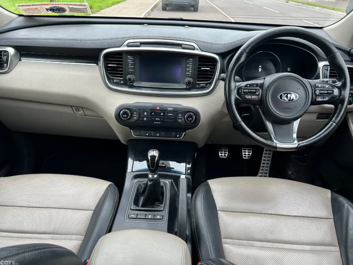 Kia Sorento SUV, Diesel, 2017, Red